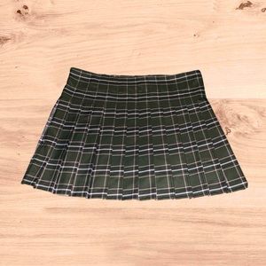 NWOT- No Boundaries Pleated Mini Skirt